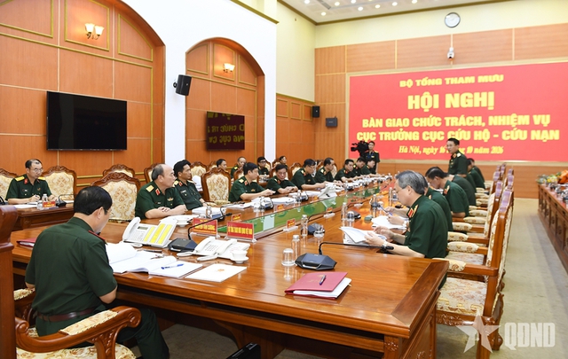 Bổ nhiệm Thiếu tướng Vũ Hồng Anh giữ chức Cục trưởng Cục Cứu hộ - Cứu nạn- Ảnh 3.