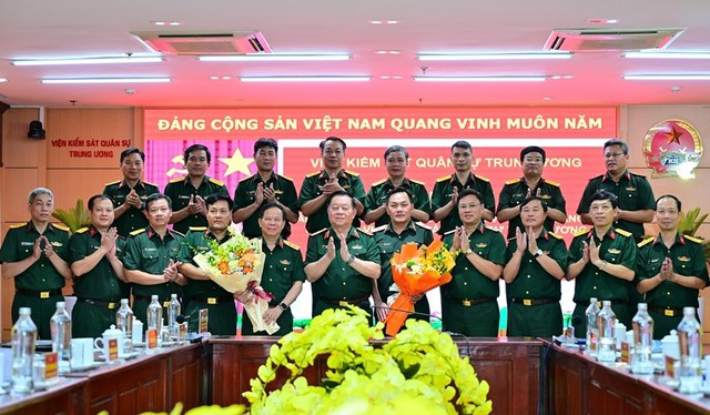Bàn giao nhiệm vụ Viện trưởng Viện Kiểm sát quân sự Trung ương- Ảnh 1.