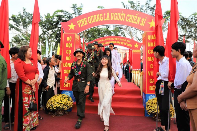 Chế độ, chính sách khi công dân thực hiện nghĩa vụ tham gia Công an nhân dân- Ảnh 1.