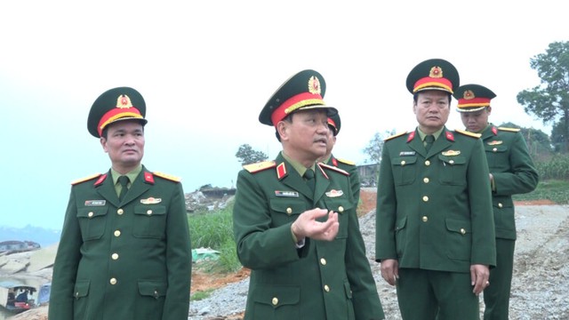 Khẩn trương làm cầu phao qua sông Lô; đầu tư xây dựng cầu sông Lô mới- Ảnh 2.