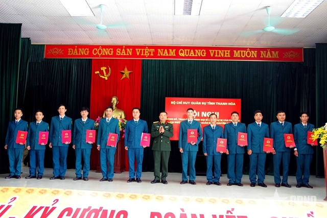 Tuyển dụng 134 sĩ quan, 262 quân nhân chuyên nghiệp vào Ban Chỉ huy Quân sự xã, phường- Ảnh 2. Tuyển dụng 134 sĩ quan, 262 quân nhân chuyên nghiệp vào Ban Chỉ huy Quân sự xã, phường- Ảnh 2.