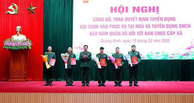 Phân công hơn 800 sĩ quan, quân nhân chuyên nghiệp về Ban Chỉ huy Quân sự cấp xã- Ảnh 4.