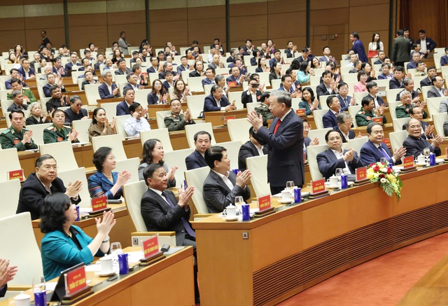 HỘI NGHỊ TO&Agrave;N QUỐC QU&Aacute;N TRIỆT, TRIỂN KHAI THỰC HIỆN NGHỊ QUYẾT SỐ 79-NQ/TW v&agrave; NGHỊ QUYẾT SỐ 80-NQ/TW của BỘ CH&Iacute;NH TRỊ- Ảnh 1.