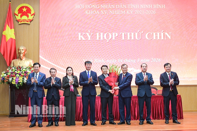 Đồng chí Nguyễn Thanh Bình được bầu giữ chức Chủ tịch UBND tỉnh Ninh Bình- Ảnh 1.