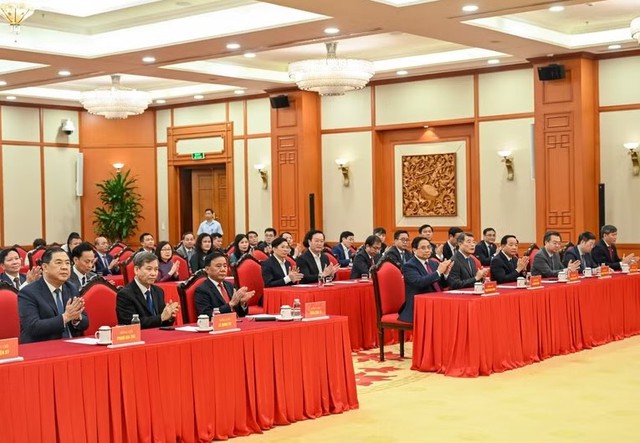 Công bố quyết định của Bộ Chính trị về công tác tổ chức, cán bộ của 5 cơ quan- Ảnh 2.