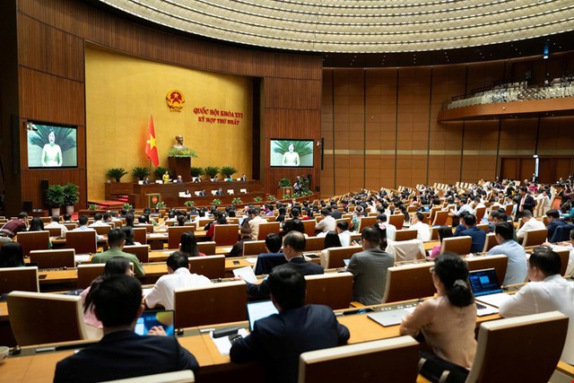 QUỐC HỘI THẢO LUẬN KẾ HOẠCH PHÁT TRIỂN KINH TẾ-XÃ HỘI 5 NĂM 2026 - 2030- Ảnh 1.