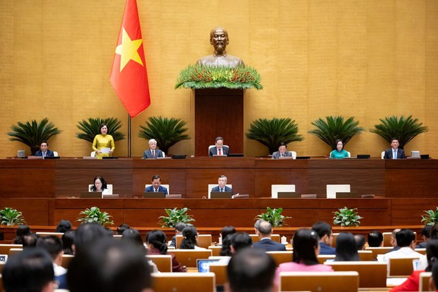QUỐC HỘI THẢO LUẬN KẾ HOẠCH PHÁT TRIỂN KINH TẾ-XÃ HỘI 5 NĂM 2026 - 2030- Ảnh 2.