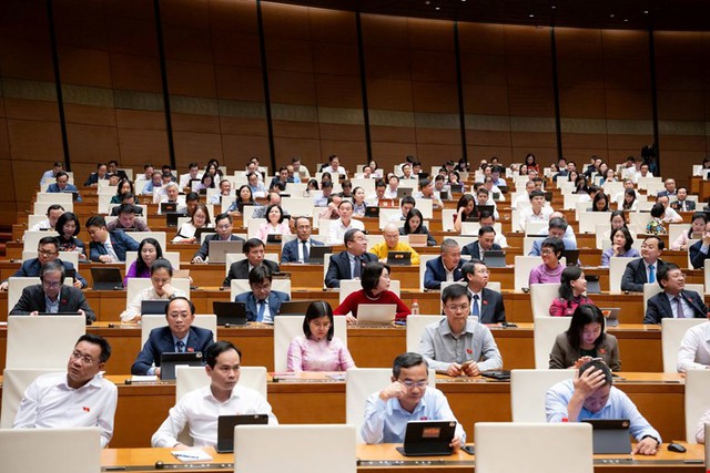 Đề nghị xem xét chế độ, chính sách đối với cán bộ, công chức cơ sở; người hoạt động không chuyên trách ở thôn, tổ dân phố- Ảnh 2.