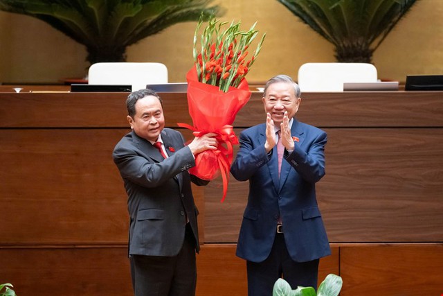 TOÀN CẢNH: PHIÊN KHAI MẠC KỲ HỌP THỨ NHẤT; LỄ TUYÊN THỆ NHẬM CHỨC CỦA ĐỒNG CHÍ TRẦN THANH MẪN, CHỦ TỊCH QUỐC HỘI KHÓA XVI- Ảnh 3.