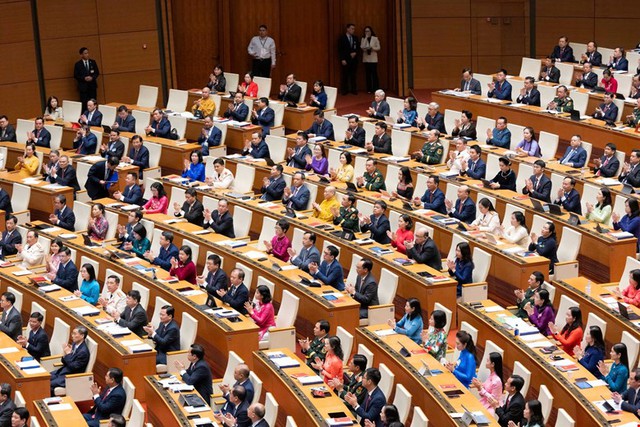 TOÀN CẢNH: PHIÊN KHAI MẠC KỲ HỌP THỨ NHẤT; LỄ TUYÊN THỆ NHẬM CHỨC CỦA ĐỒNG CHÍ TRẦN THANH MẪN, CHỦ TỊCH QUỐC HỘI KHÓA XVI- Ảnh 15.