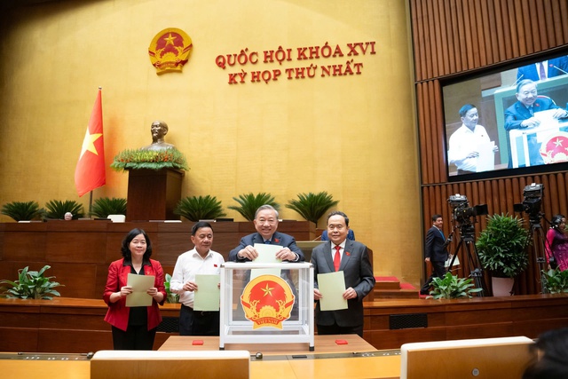 DANH SÁCH NHÂN SỰ CHỦ TỊCH QUỐC HỘI, PHÓ CHỦ TỊCH QUỐC HỘI, ỦY VIÊN ỦY BAN THƯỜNG VỤ QUỐC HỘI KHÓA XVI- Ảnh 1.