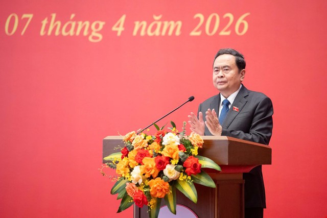 Chủ tịch Quốc hội Trần Thanh Mẫn trao các Nghị quyết về công tác cán bộ- Ảnh 7. Chủ tịch Quốc hội Trần Thanh Mẫn trao các Nghị quyết về công tác cán bộ- Ảnh 7.