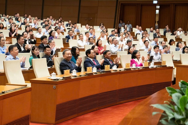 QUỐC HỘI PHÊ CHUẨN BỔ NHIỆM CÁC PHÓ THỦ TƯỚNG, BỘ TRƯỞNG, THÀNH VIÊN CHÍNH PHỦ...- Ảnh 4.