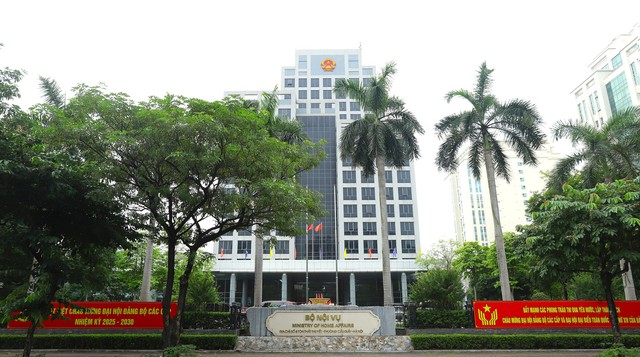 Bộ Nội vụ chỉ đạo rà soát, sắp xếp, thực hiện tự chủ đối với đơn vị sự nghiệp, trường học, cơ sở giáo dục, y tế cấp tỉnh, cấp xã- Ảnh 2.