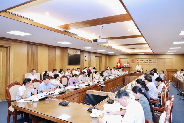 TIẾP TỤC SẮP XẾP MẠNG LƯỚI TRƯỜNG LỚP: Thí điểm tại 15 địa phương trước tháng 12/2026; triển khai đại trà trong quý I/2027- Ảnh 1.