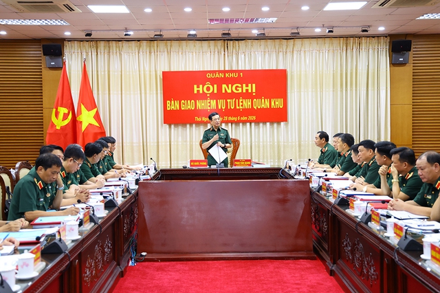 Bổ nhiệm Trung tướng Trương Mạnh Dũng giữ chức Phó Tổng Tham mưu trưởng; Thiếu tướng Trần Xuân Mạnh tiếp nhận nhiệm vụ Tư lệnh Quân khu 1- Ảnh 1.