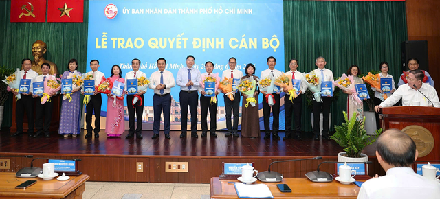 Bổ nhiệm 2 tân Giám đốc Sở và 34 nhân sự mới- Ảnh 1.