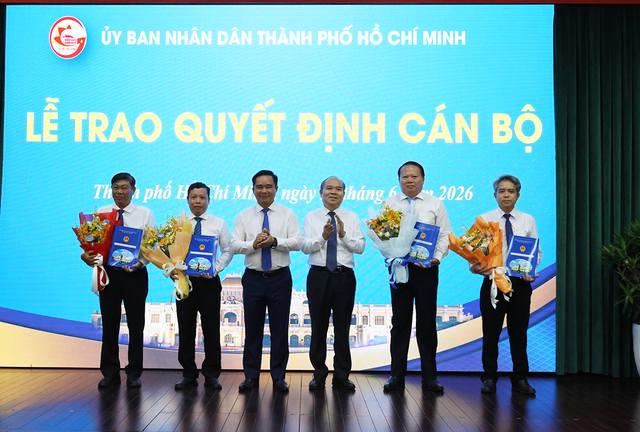Bổ nhiệm 2 tân Giám đốc Sở và 34 nhân sự mới- Ảnh 2.