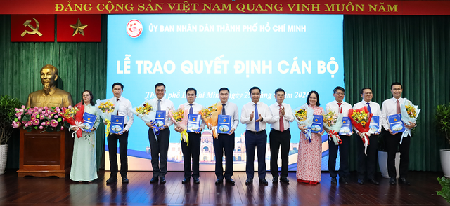 Bổ nhiệm 2 tân Giám đốc Sở và 34 nhân sự mới- Ảnh 3.