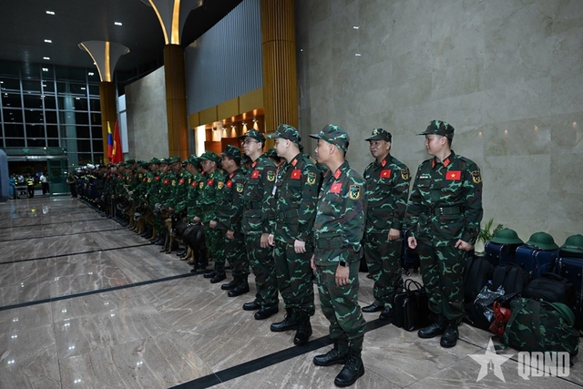 Xuất quân tham gia cứu nạn, cứu hộ, khắc phục hậu quả thảm họa động đất tại Venezuela- Ảnh 1.