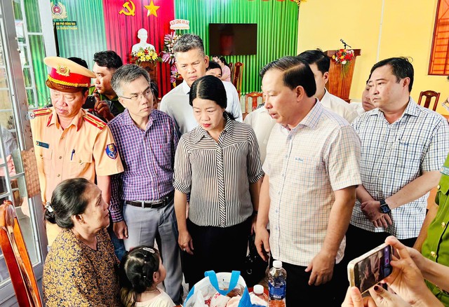 Cháy xe khách: 7 người chết, 5 người bị thương- Ảnh 4.