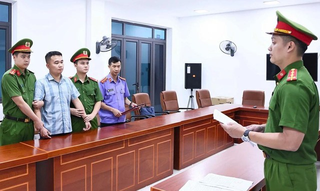 Thi tốt nghiệp tại Tuyên Quang: Thi hành lệnh giữ người trong trường hợp khẩn cấp đối với 1 giáo viên- Ảnh 1.