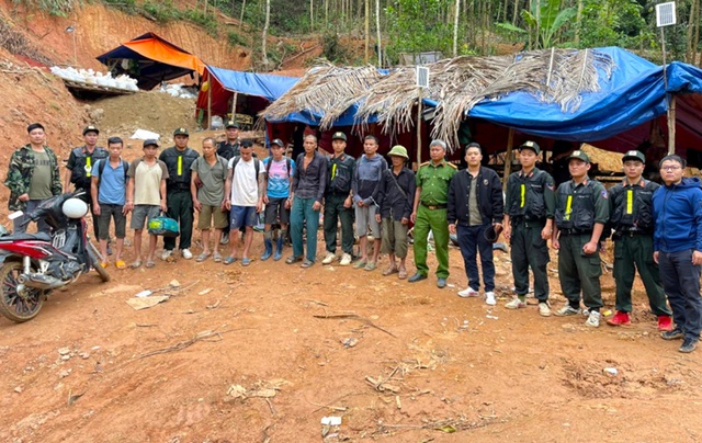 Khởi tố Giám đốc Ban Quản lý dự án; mở rộng điều tra vụ án làm giả hồ sơ thí nghiệm vật liệu xây dựng- Ảnh 4.