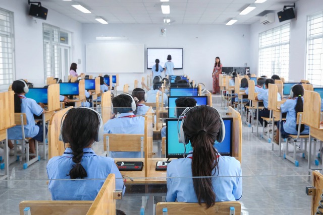 Đề xuất trường THCS, THPT tổ chức kiểm tra, đánh giá định kì bằng bài kiểm tra trên máy tính- Ảnh 1.