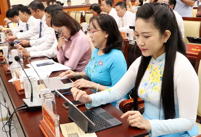 Sắp xếp, tổ chức lại bộ máy, thành lập 29 phường mới; hỗ trợ đào tạo bác sĩ nội trú tối đa 100 triệu đồng/năm- Ảnh 1.