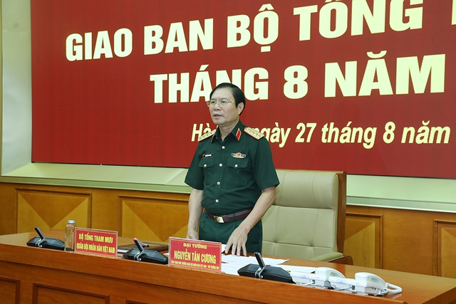 Tiếp tục triển khai điều chỉnh tổ chức Quân đội; duy trì nghiêm chế độ ứng trực cứu hộ, cứu nạn các cấp- Ảnh 1.