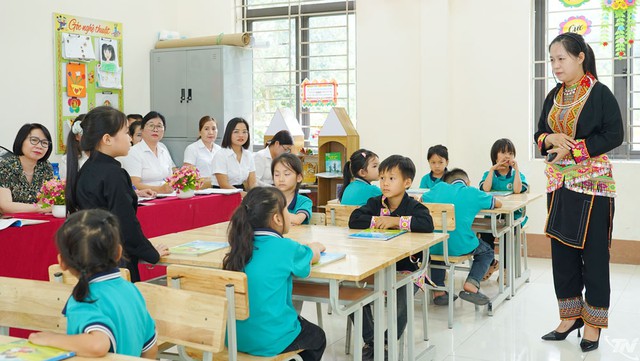 Sắp xếp giảm 54,14% cơ sở giáo dục, giảm biên chế quản lý, tăng biên chế giáo viên- Ảnh 1.