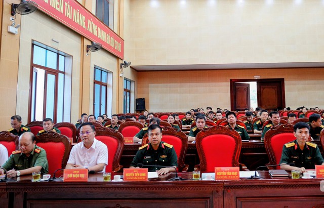 Giải thể, tổ chức lại Ban chỉ huy phòng thủ khu vực thành Trung đoàn Bộ binh- Ảnh 3.