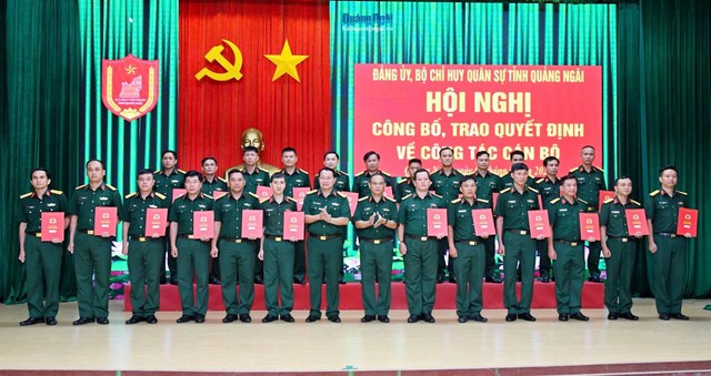 Tổ chức lại Ban chỉ huy phòng thủ khu vực: Điều động, bổ nhiệm cán bộ nhận nhiệm vụ mới- Ảnh 1.