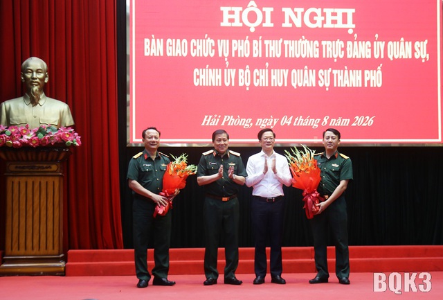 Bổ nhiệm Phó Chủ nhiệm Chính trị Quân khu; Phó Tư lệnh, Chỉ huy trưởng, Chính ủy Bộ Chỉ huy Quân sự địa phương- Ảnh 1.