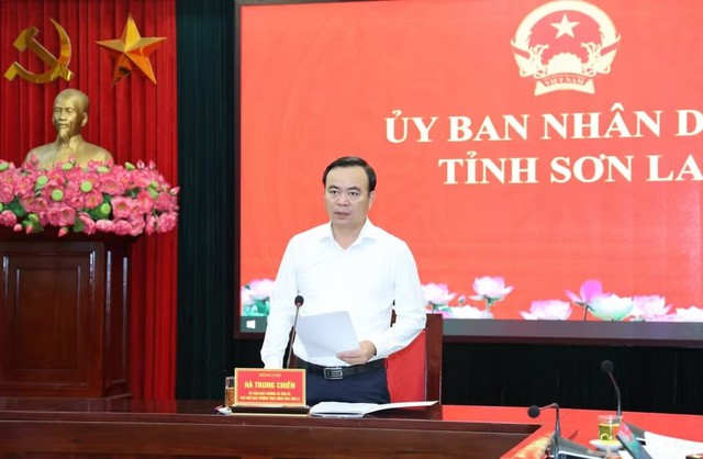 Quyết liệt sắp xếp trường học, giáo viên, nhanh chóng ổn định tổ chức bộ máy, nâng cao chất lượng dạy học- Ảnh 2.