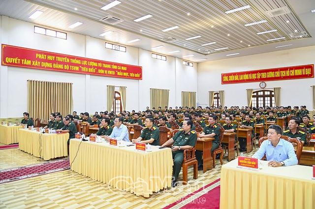 Công bố quyết định điều động, bổ nhiệm nhân sự; giải thể, tổ chức lại lực lượng quân sự địa phương- Ảnh 1.