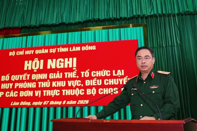 Giải thể, tổ chức lại quân sự địa phương, thành lập Trung đoàn, Tiểu đoàn, điều động, bổ nhiệm nhân sự- Ảnh 2.