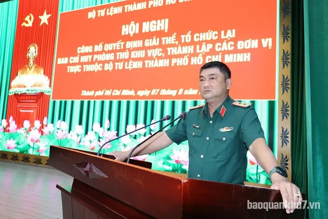 Giải thể, tổ chức lại lực lượng quân sự địa phương; thành lập Trung đoàn bộ binh, Trung đoàn hỗn hợp- Ảnh 3.