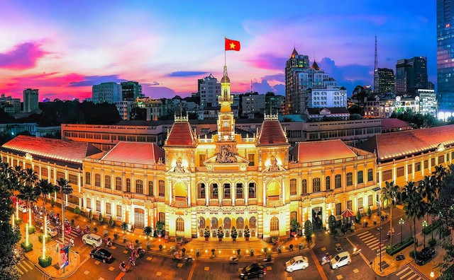 Sắp xếp, bổ nhiệm nhân sự cấp xã; thực hiện chính sách tiền lương, phụ cấp; đánh giá cán bộ theo KPI...- Ảnh 1.