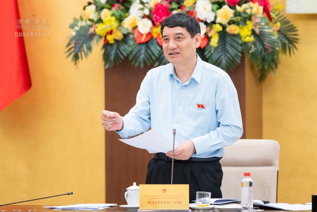 Đề nghị sớm hiện thực hóa chính sách tiền lương nhà giáo; giải quyết triệt để tình trạng thừa, thiếu giáo viên...- Ảnh 15.