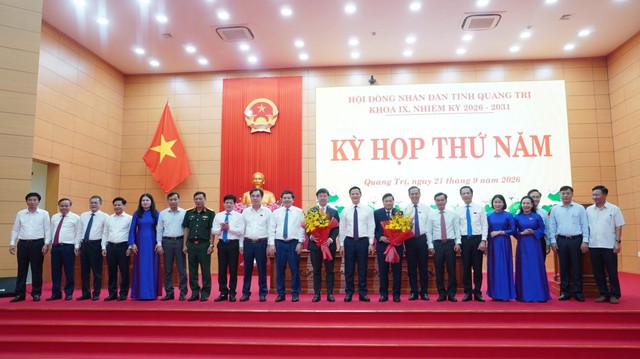 Đồng chí Bùi Hoàng Phương được bầu giữ chức Chủ tịch UBND tỉnh Quảng Trị- Ảnh 2.