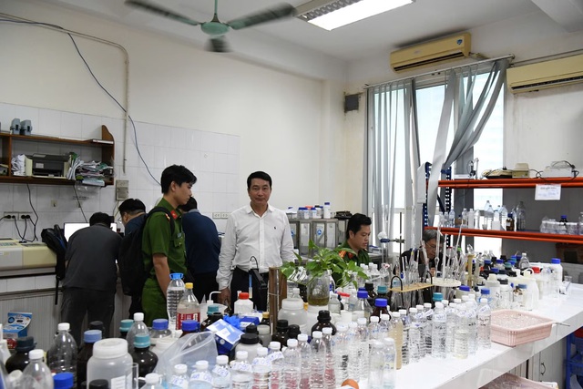 Khởi tố 28 bị can là lãnh đạo, cán bộ, nhân viên thuộc 4 viện, trung tâm môi trường, an toàn vệ sinh lao động- Ảnh 1.