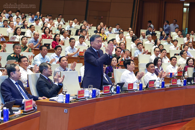 HỘI NGHỊ TOÀN QUỐC QUÁN TRIỆT, TRIỂN KHAI THỰC HIỆN 6 NGHỊ QUYẾT, CHỈ THỊ CỦA BỘ CHÍNH TRỊ- Ảnh 1.