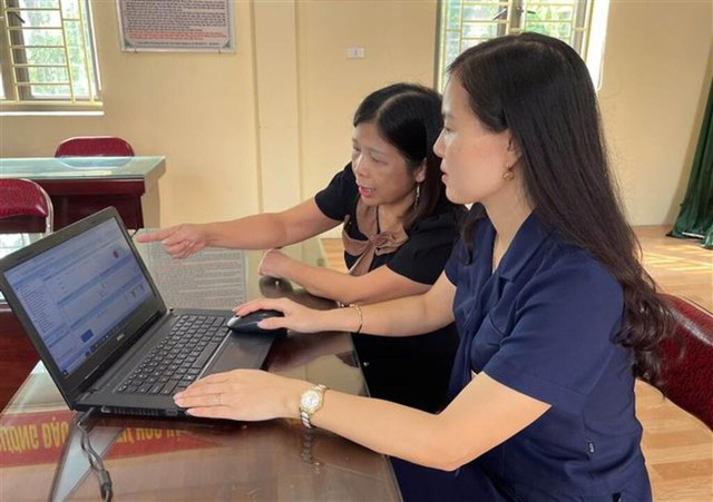 Yêu cầu cơ sở giáo dục cắt giảm hồ sơ, sổ sách, hội họp - Ảnh 1.