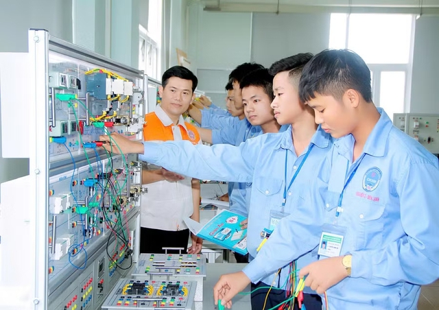 Chủ đề năm học 2026 - 2027: “Đổi mới tư duy - Chuyển biến mạnh mẽ - Kết quả thực chất”- Ảnh 6.