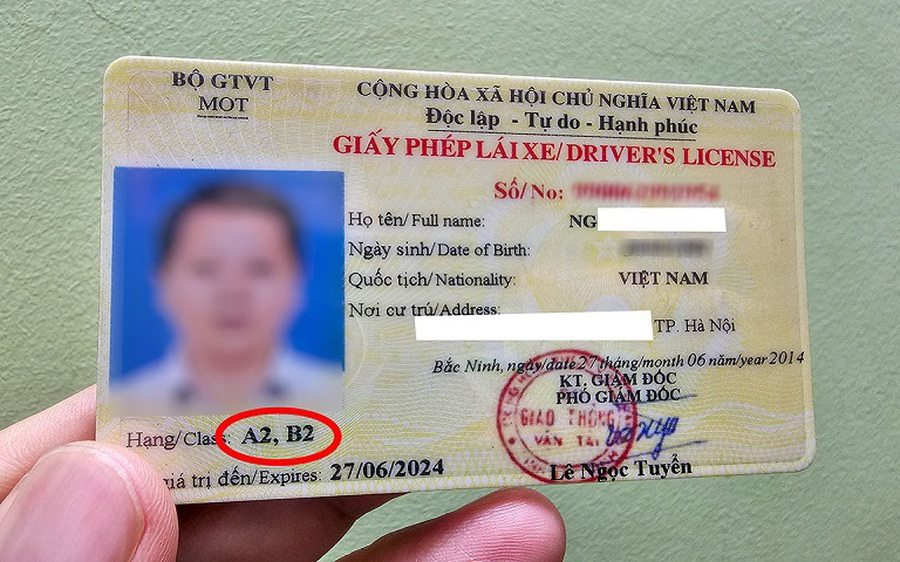 Bộ GTVT phản hồi kiến nghị về lộ trình đổi GPLX cấp trước năm 2012 sang thẻ PET