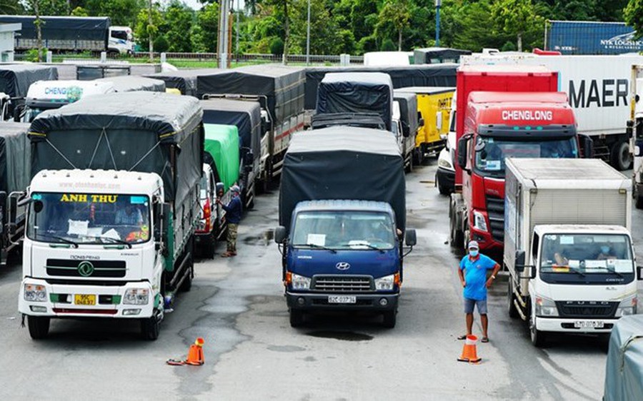 Quy định bảo đảm trật tự, an toàn giao thông đường bộ với xe ô tô vận chuyển hàng hóa