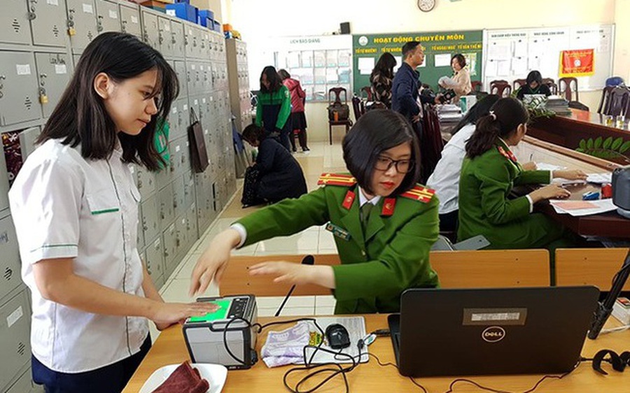 Từ 1/7, giảm lệ phí làm thẻ Căn cước, hộ chiếu