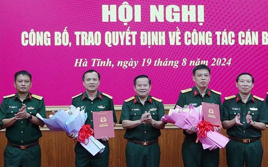 Bổ nhiệm Chánh Văn phòng Quân khu, Chánh Thanh tra Quốc phòng