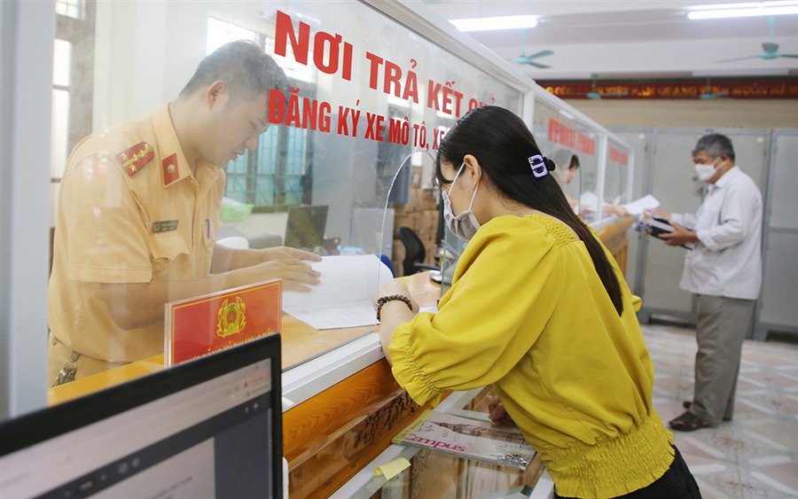 Thủ tục sang tên xe ô tô với xe đã chuyển quyền sở hữu qua nhiều chủ